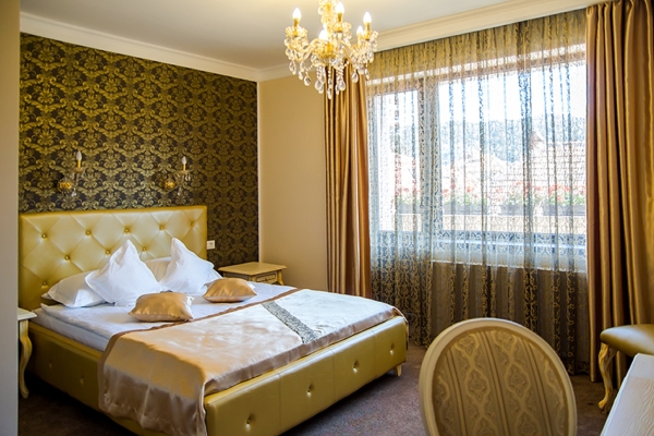 Hotel 4 Cardinal's